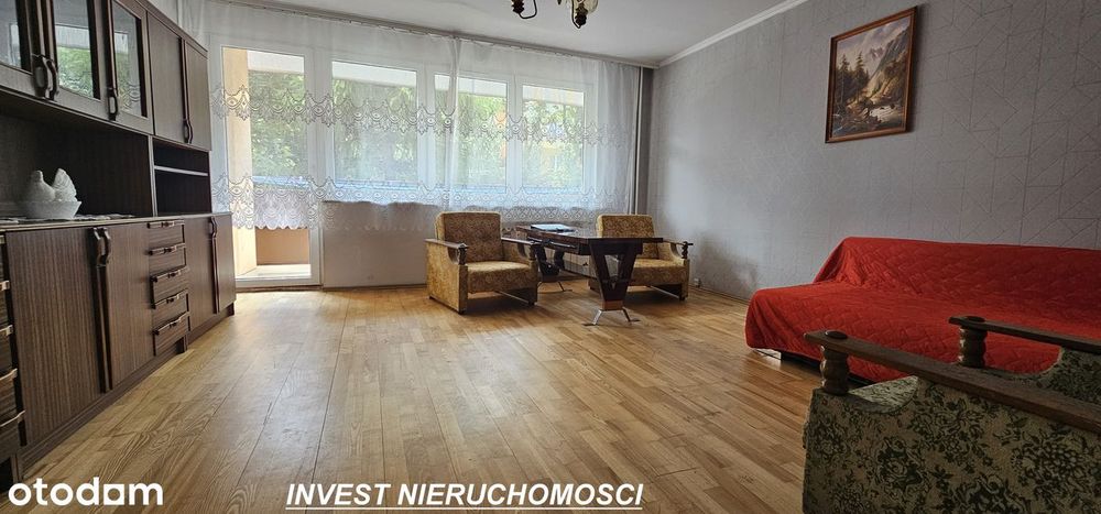 *Kupujący nie płaci prowizji*Trzy pokoje, balkon, pierwsze piętro*
