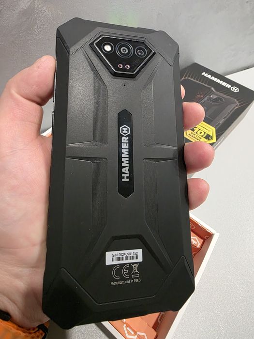 Новий  телефон Hammer Iron V 6/64GB Black бронебійний