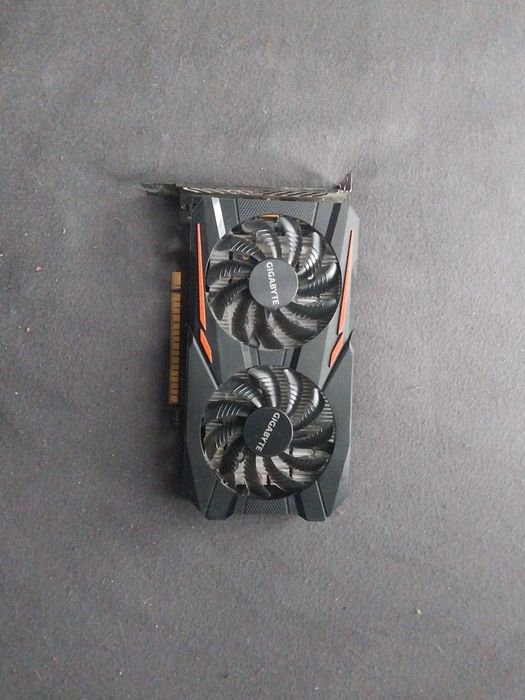 Відеокарта gtx geforce 1050 ti