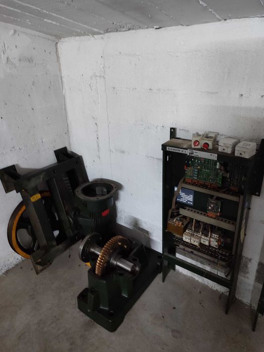 motor de elevador de prédio