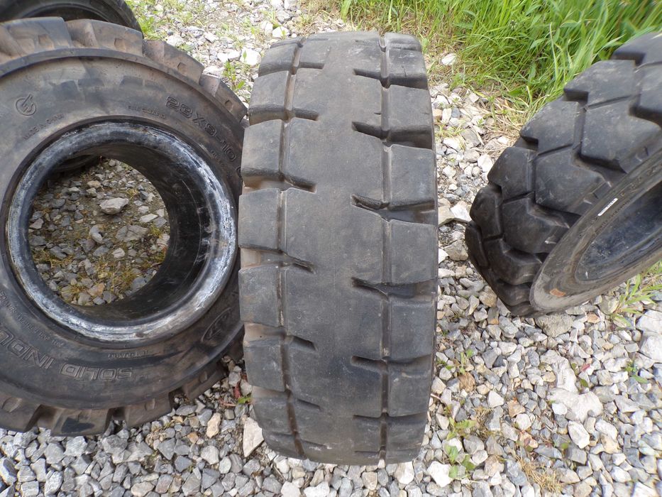 Opona pełna standard 23x9-10 ADVANCE KARGO K3 (220 netto)