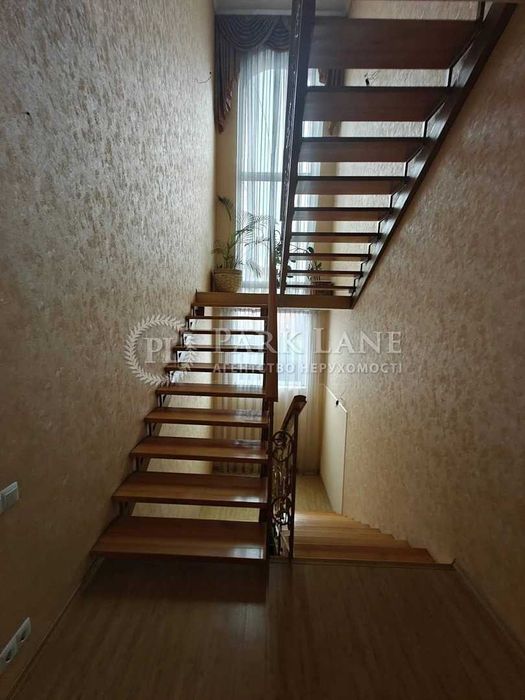 Щасливе. Затишний будинок з ремонтом