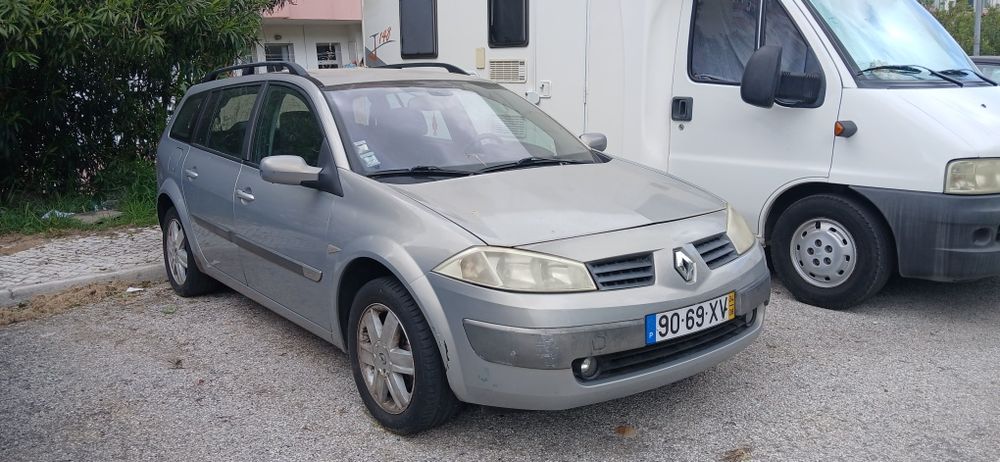 Vende-se renault megane 1.5 dci ano de 2004,gasóleo de 5 velocidades com imposto pago e inspecção.