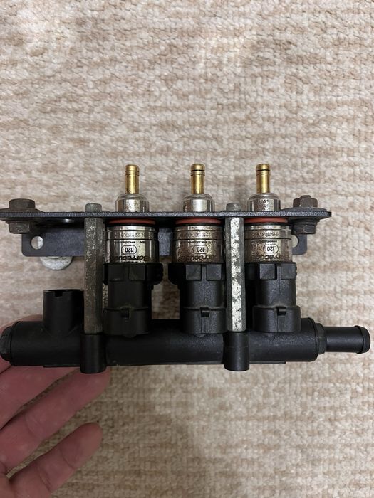 Форсунки  Barracuda з планкою.ГБО . Оригінал