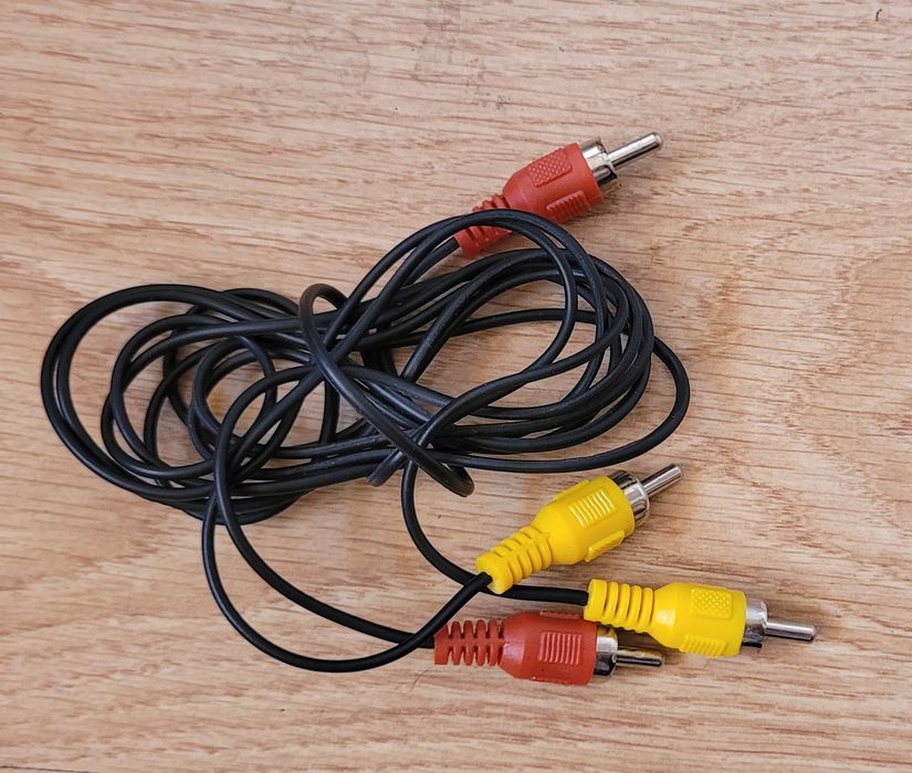 Sprzedam lub zamienię kabel chinch chinch!