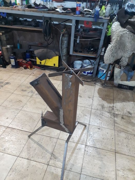 Piec rakietowy  samorbny