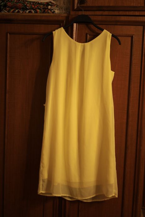 Жовта шифонова сукня