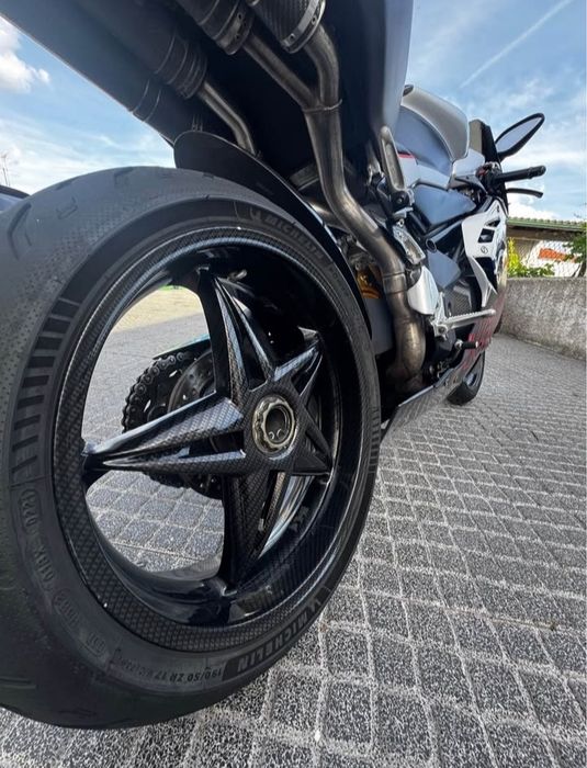 MV Agusta F4 1000 S 1+1 (2006) – 17.500 km – Escape Silmotor & Full Carbono