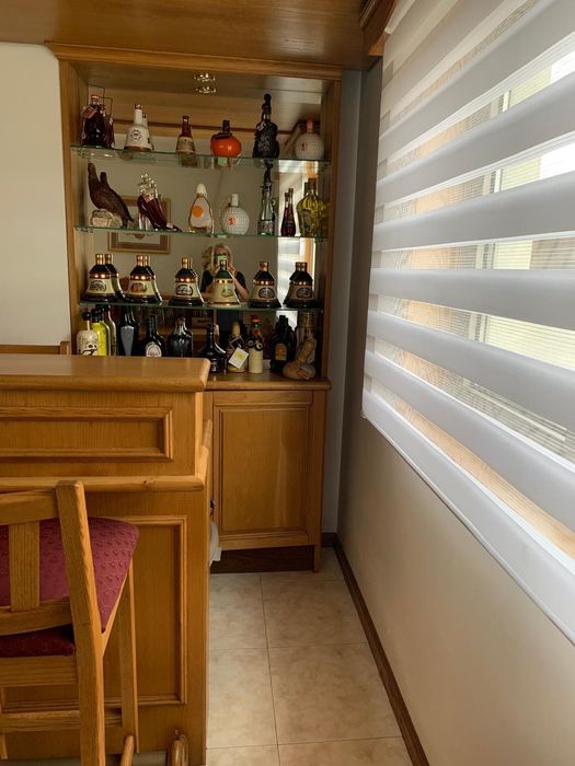 Bar de Sala Elegante – Excelente Estado