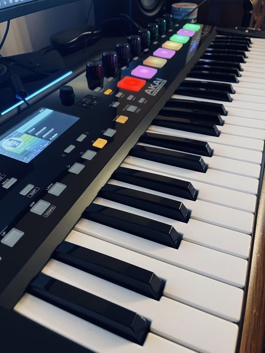 Akai Advance 49 Klawiatura midi + statyw gravity
