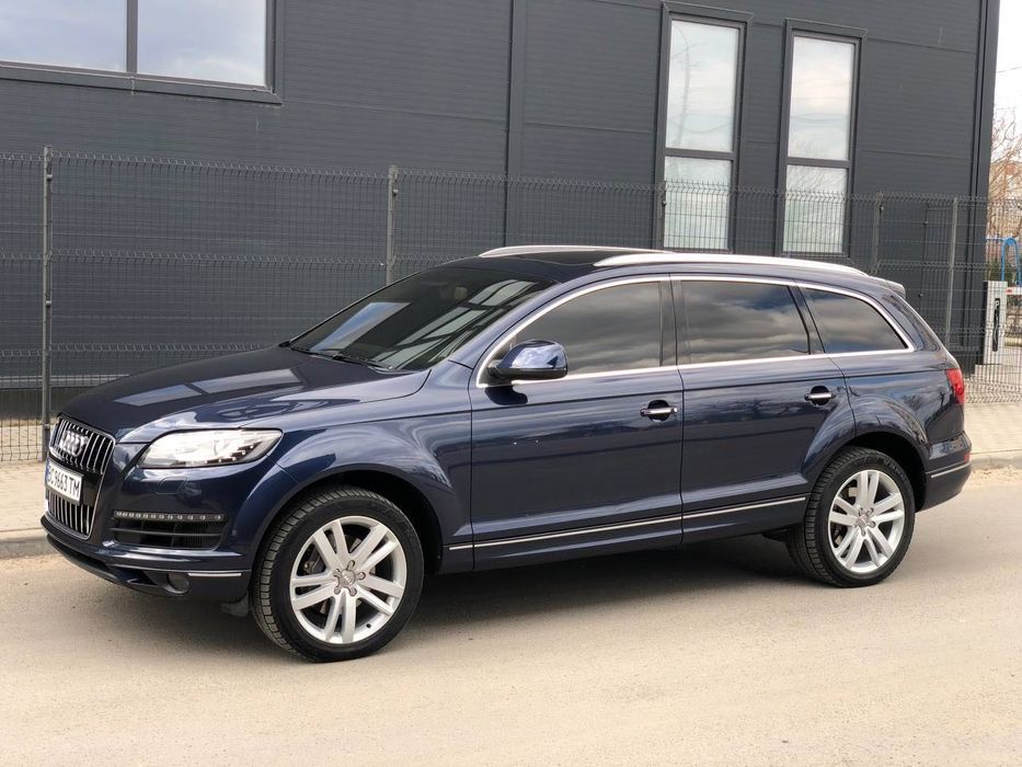 Автомобіль Audi Q7
