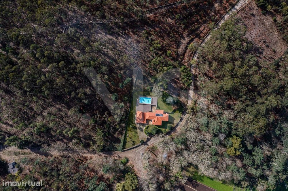 Moradia T4 de Charme com Piscina e 2850 m² de Terreno–Orbacém, Caminha