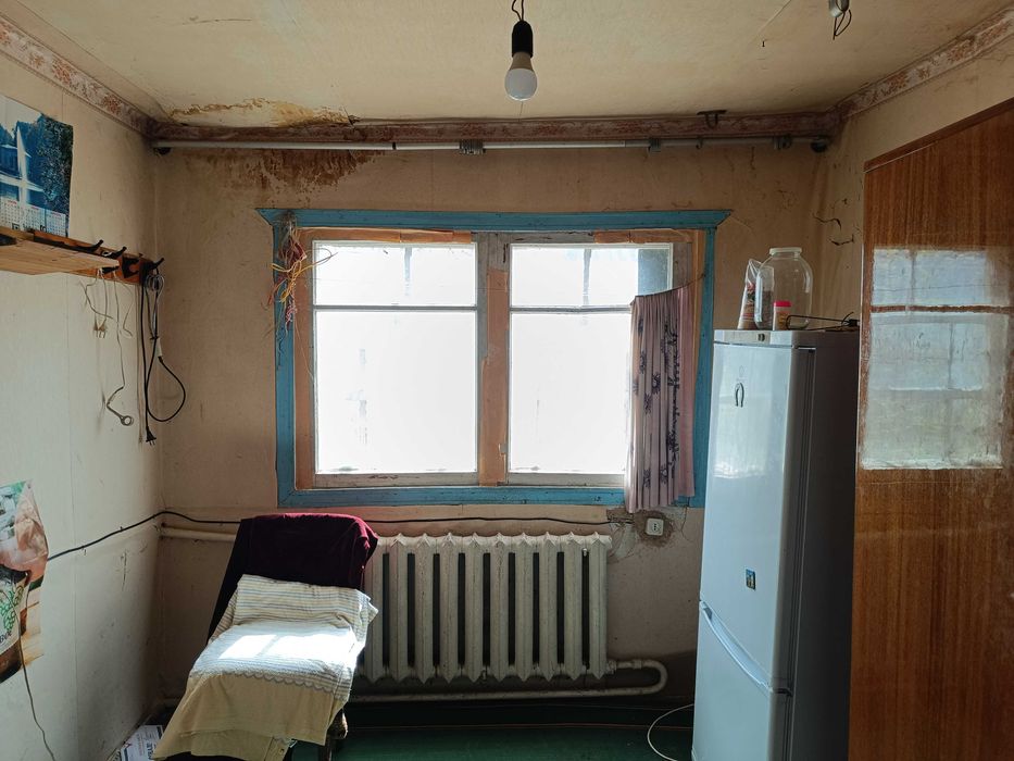 Продається пів будинку р-н БабКП, підведено всі комунікації, під ремонт, можливо за держпрограмою