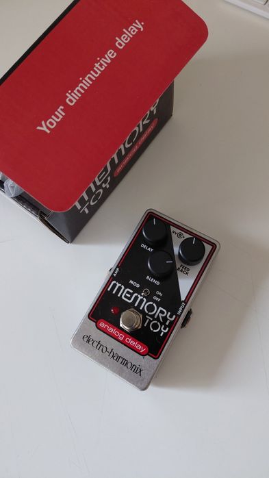 Electro Harmonix Memory Toy pedal