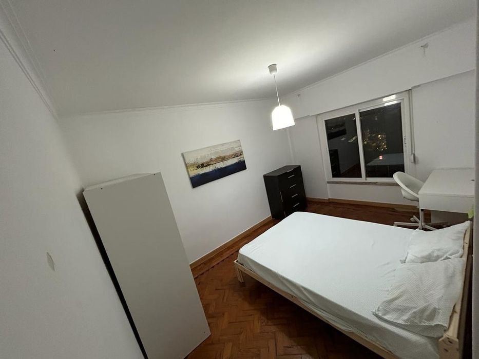 Aluga-se QUARTOS em Monte Abraao