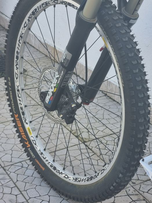 Bicicleta Transition Downhill