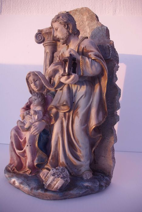 Sagrada Família, Escultura material Sintético/acrílico pintado.