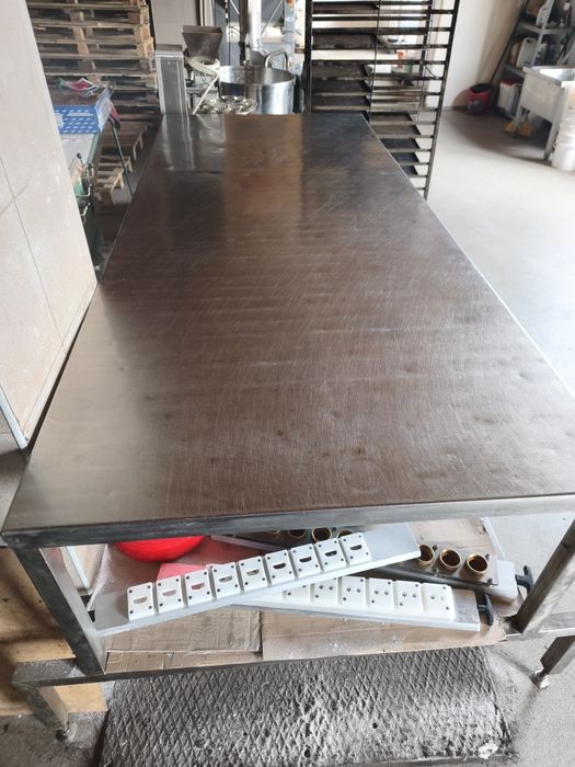 Duży stół roboczy nierdzewny gastronomia / cukiernia 240x100 cm z półką