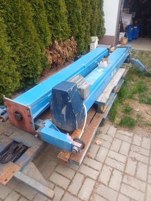 Podnośnik kolumnowy na 380v.