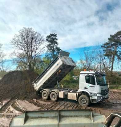 Czarnoziem Ziemia Dostawa Ogrodowa Siana Humus trawnik Kompost Koparka