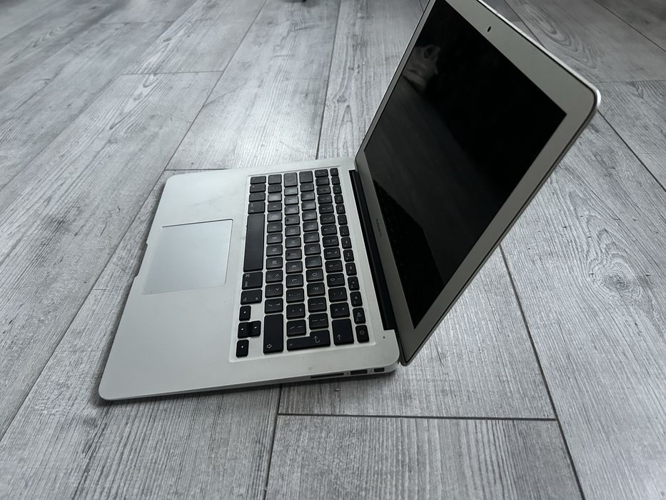 Mcbook air 13 121GB