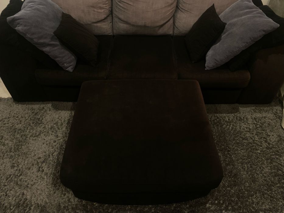 Sofá Preto 3 lugares + Puff