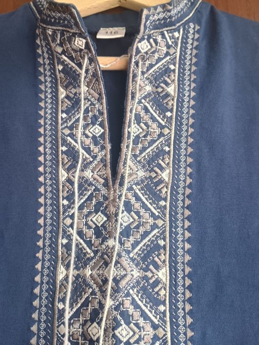 Вишита футболка ріст 116