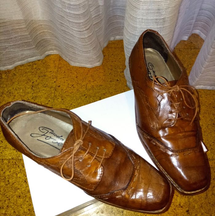 Sapatos em Pele Verdadeira