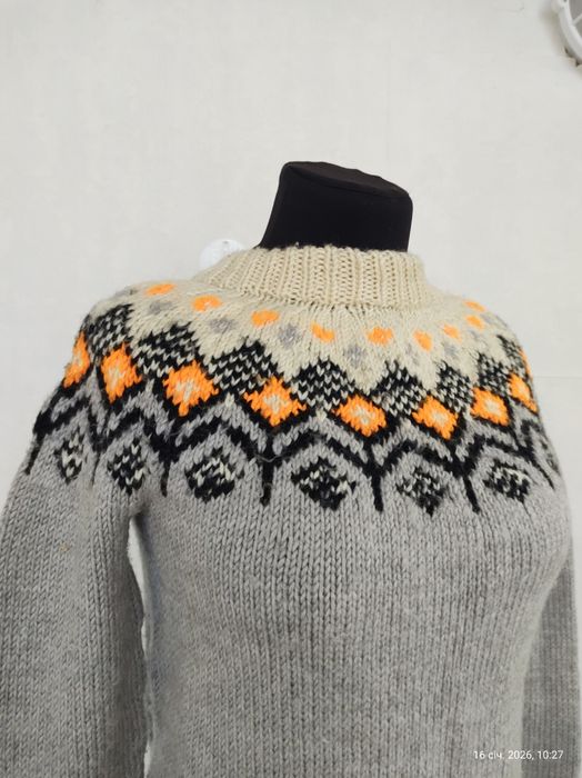 Светр для дівчинки хс ручна робота