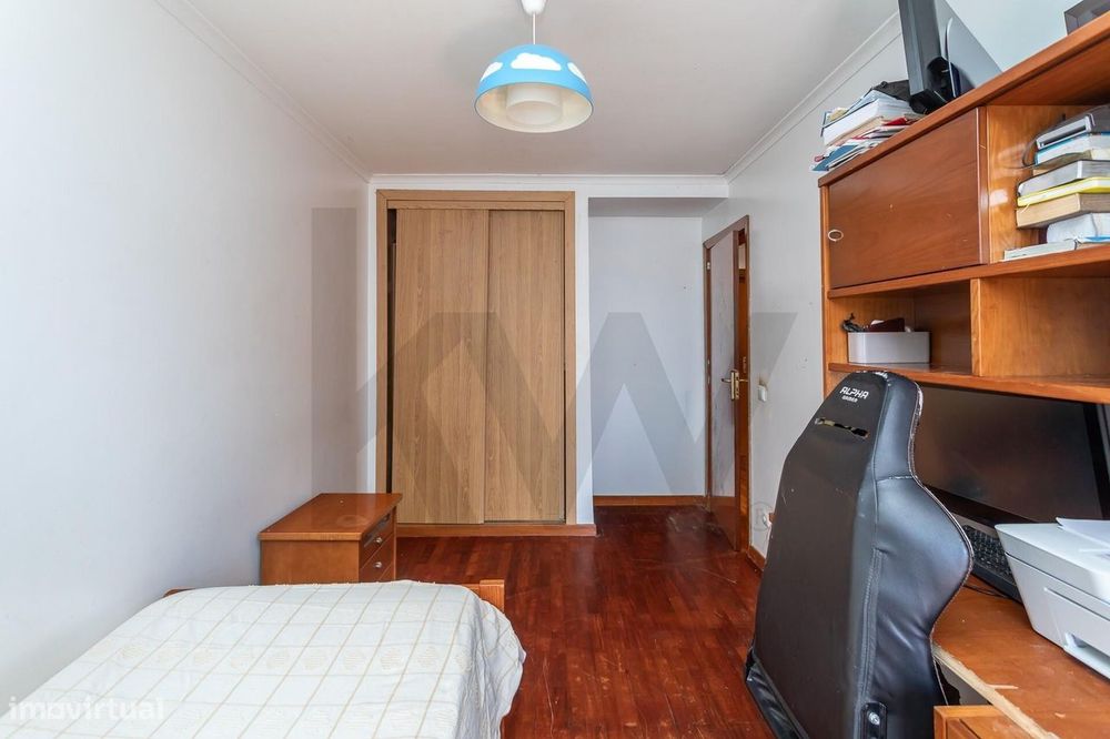 T3 com Varanda e Excelente Luminosidade | Amadora