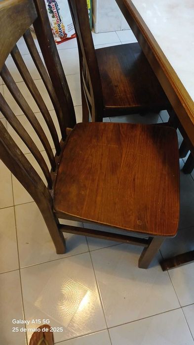 Mesa madeira maciça + 4 cadeiras.Exterior ou interior