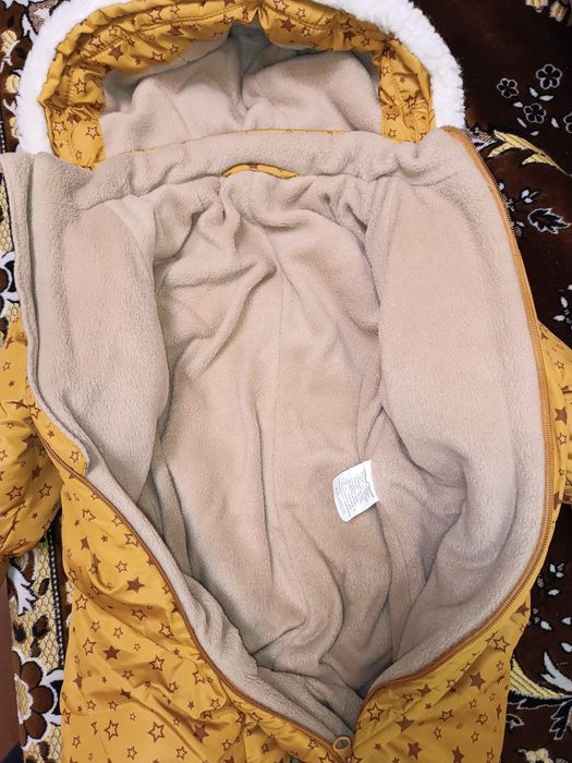 Зимовий дитячий комбінезон 7-12місяців.