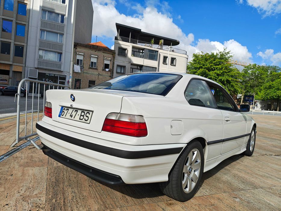 BMW 318 is coupé