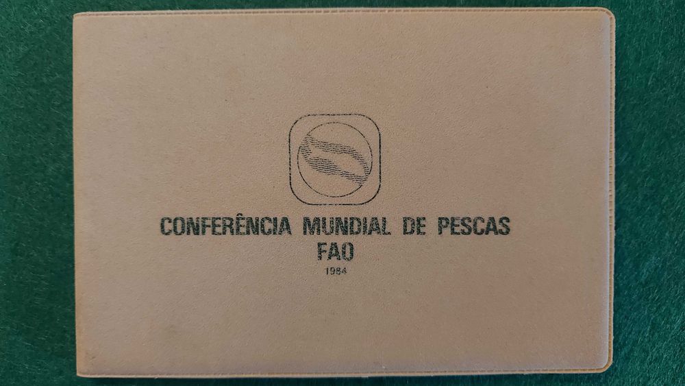 Conferência Mundial das Pescas FAO 1984, moeda 250$00 BNC, em carteira