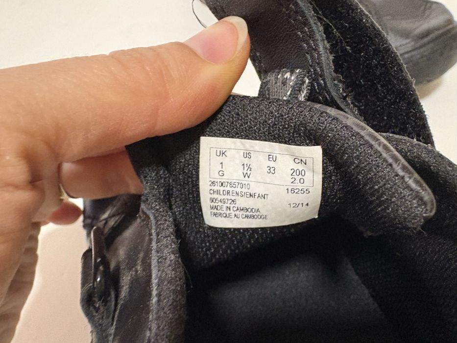 кросівки фірми Clarks 33 розмір