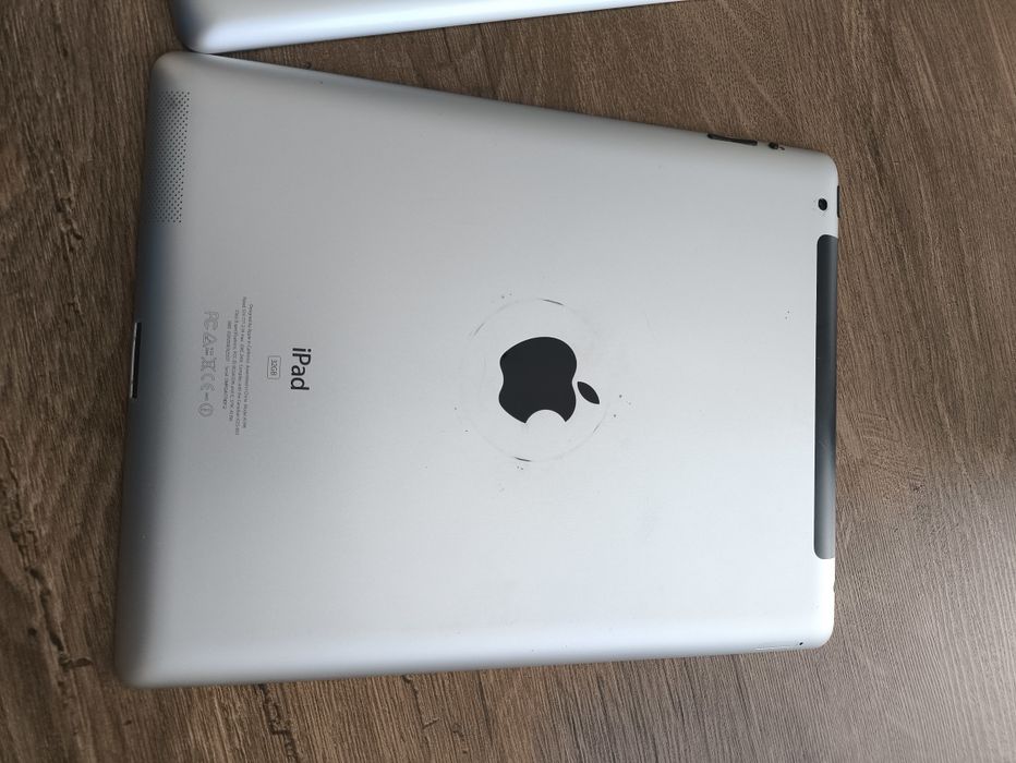 3 szt Apple iPad 2 A1396 32 GB Wi-Fi + 3G