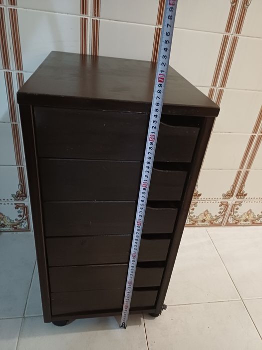 Cómoda com 6 gavetas
