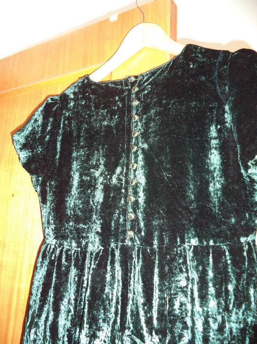 Vestido de veludo verde garrafa