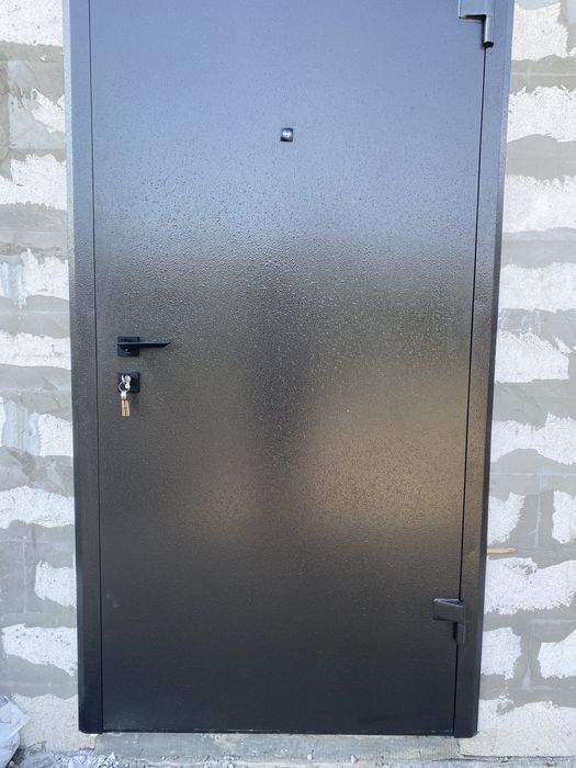 Акція Двері вхідні по ціні БУ забори ворота решітки кладовки