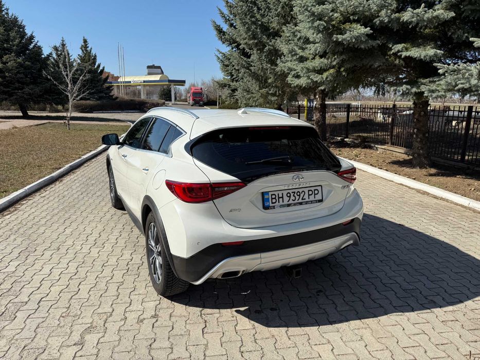 Продам Infiniti QX30