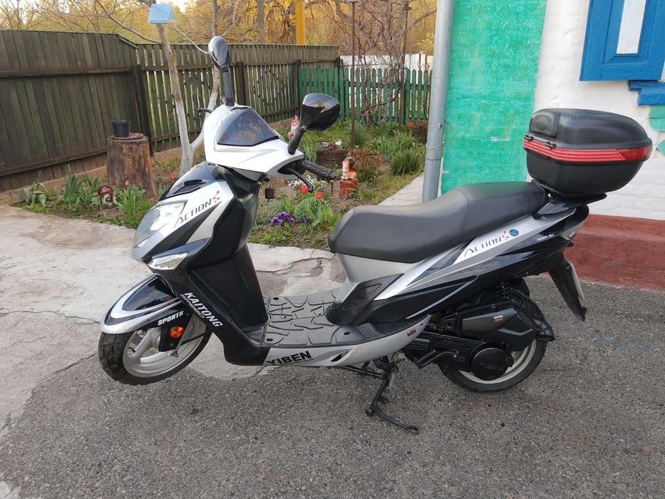 Скутер YIBEN YB150T-15D