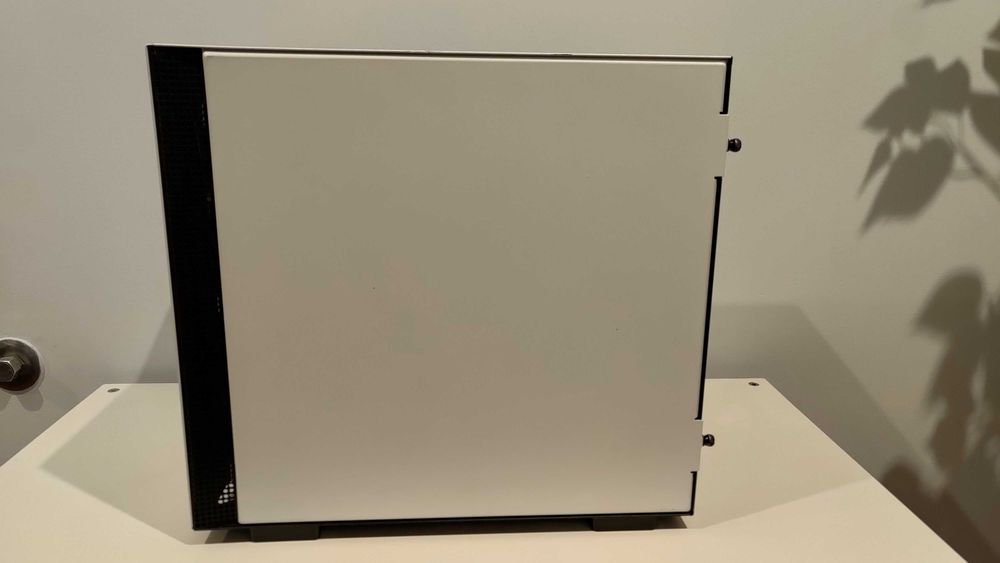 Caixa NZXT H210 (mini-itx)