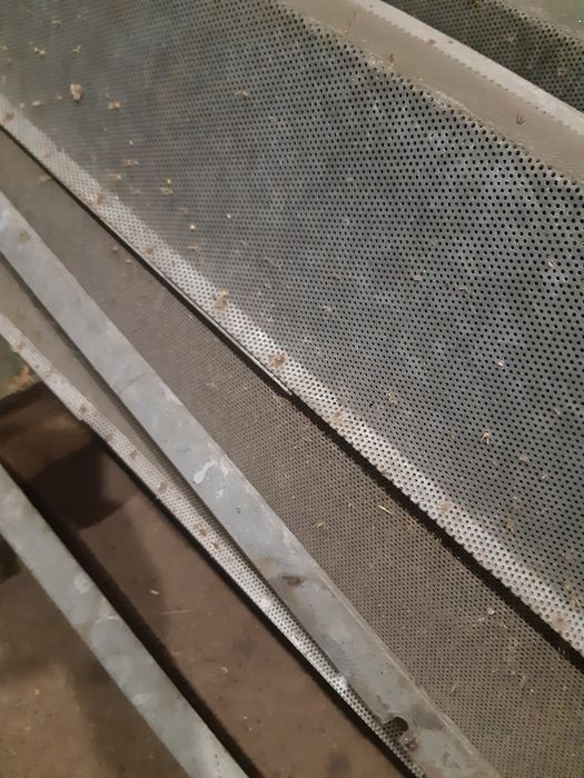 Suszarnia podłogowa,kanały wentylacyjne.