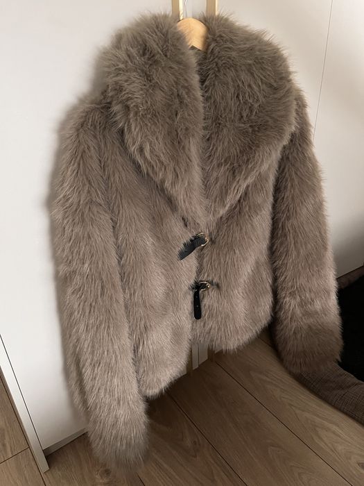 Коротка шуба zara