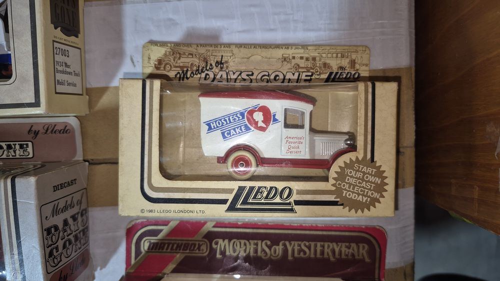 Stare autka lledo, matchbox 11szt kolekcjonerskie