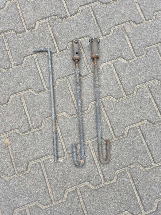 śruba / uchwyt / mocowanie koła zapasowego naczepy schmitz