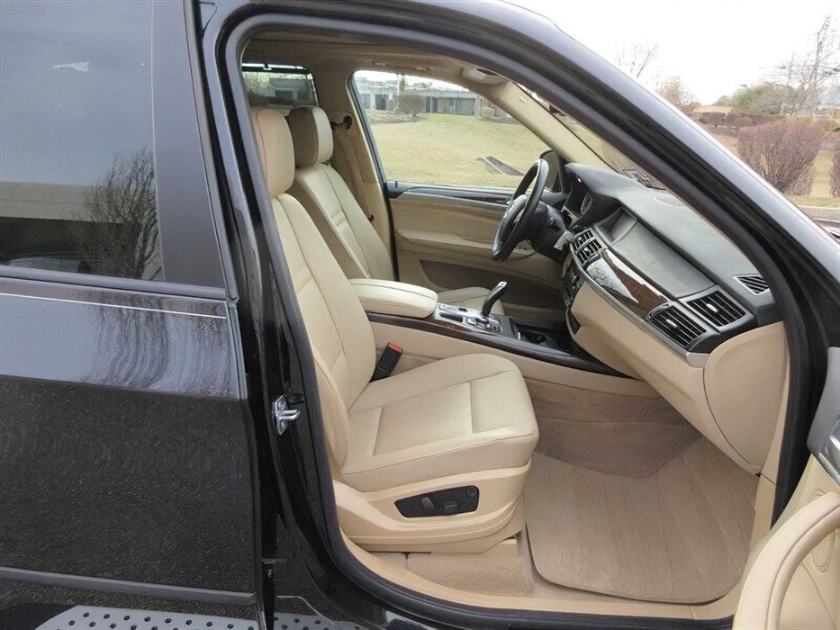BMW X5 xDrive35d      2012