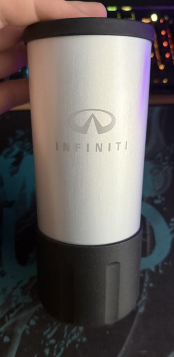 Попільничка Mersedes, Infiniti