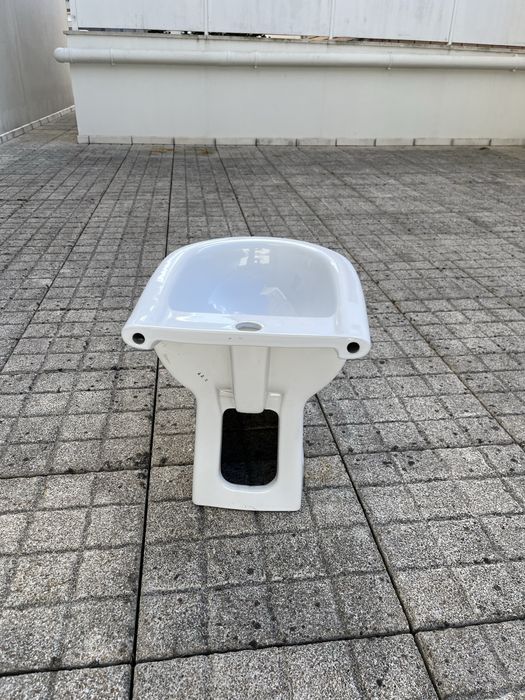 Bidé Valadares.