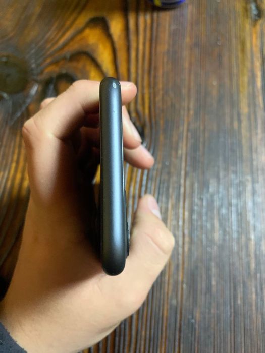 Продам 11 айфон 128